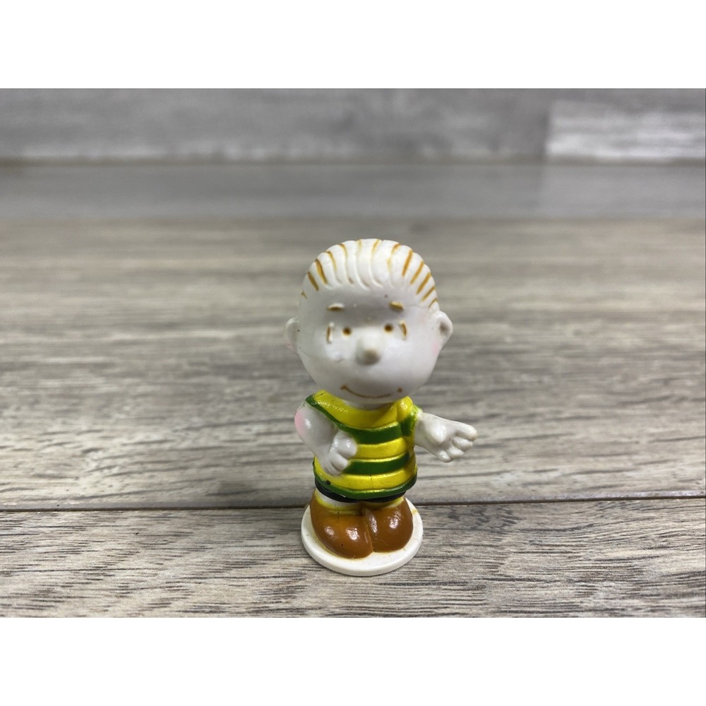 Vintage Peanuts Lunus PVC Figure 1952 1966 United‎ Feature 2"
